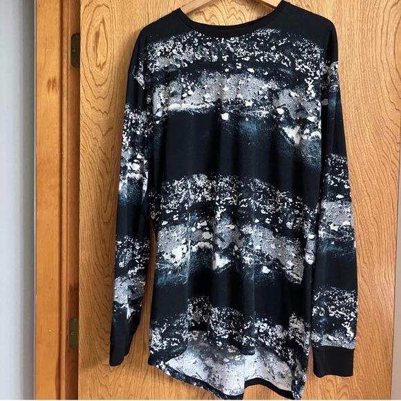 🧵2 L/S Shirts - LuLaRoe Hudson Bundle - Size XL👕 - Picture 7 of 12